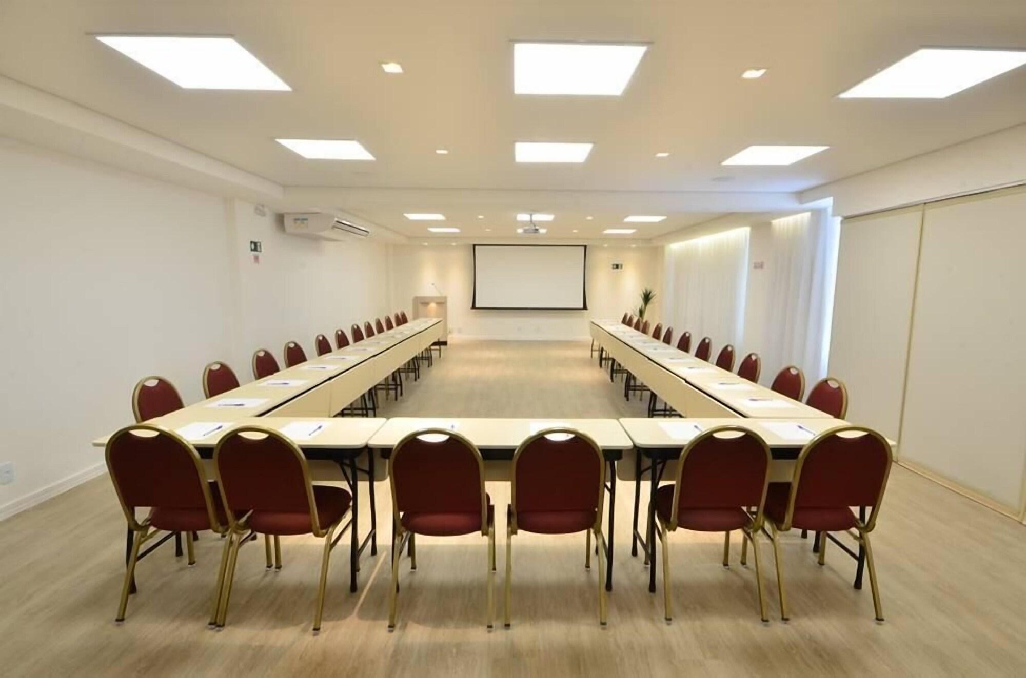 Sala de Reuniones It Itabira Hotel