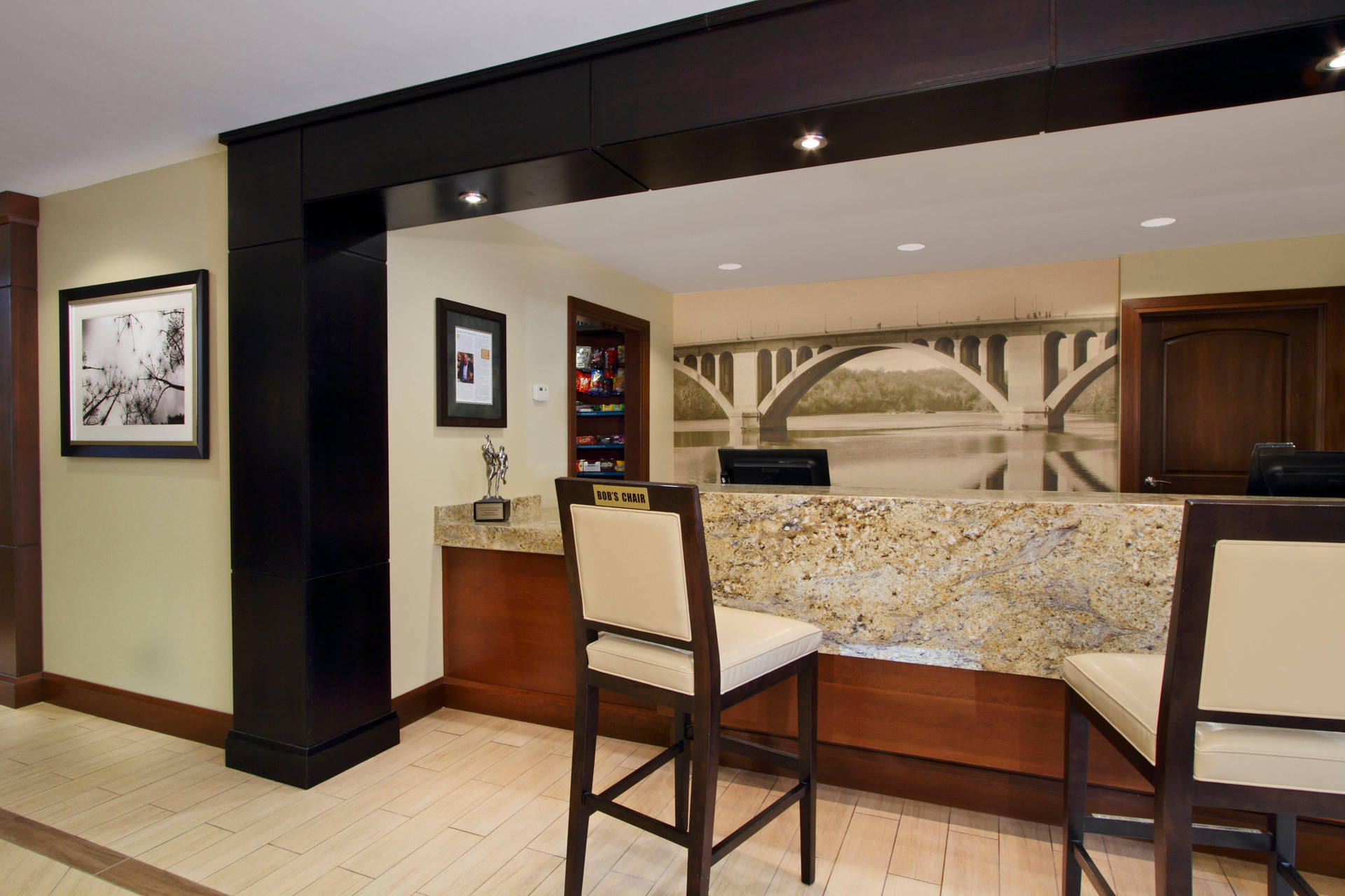 Vista Lobby Staybridge Suites Tysons - McLean by IHG