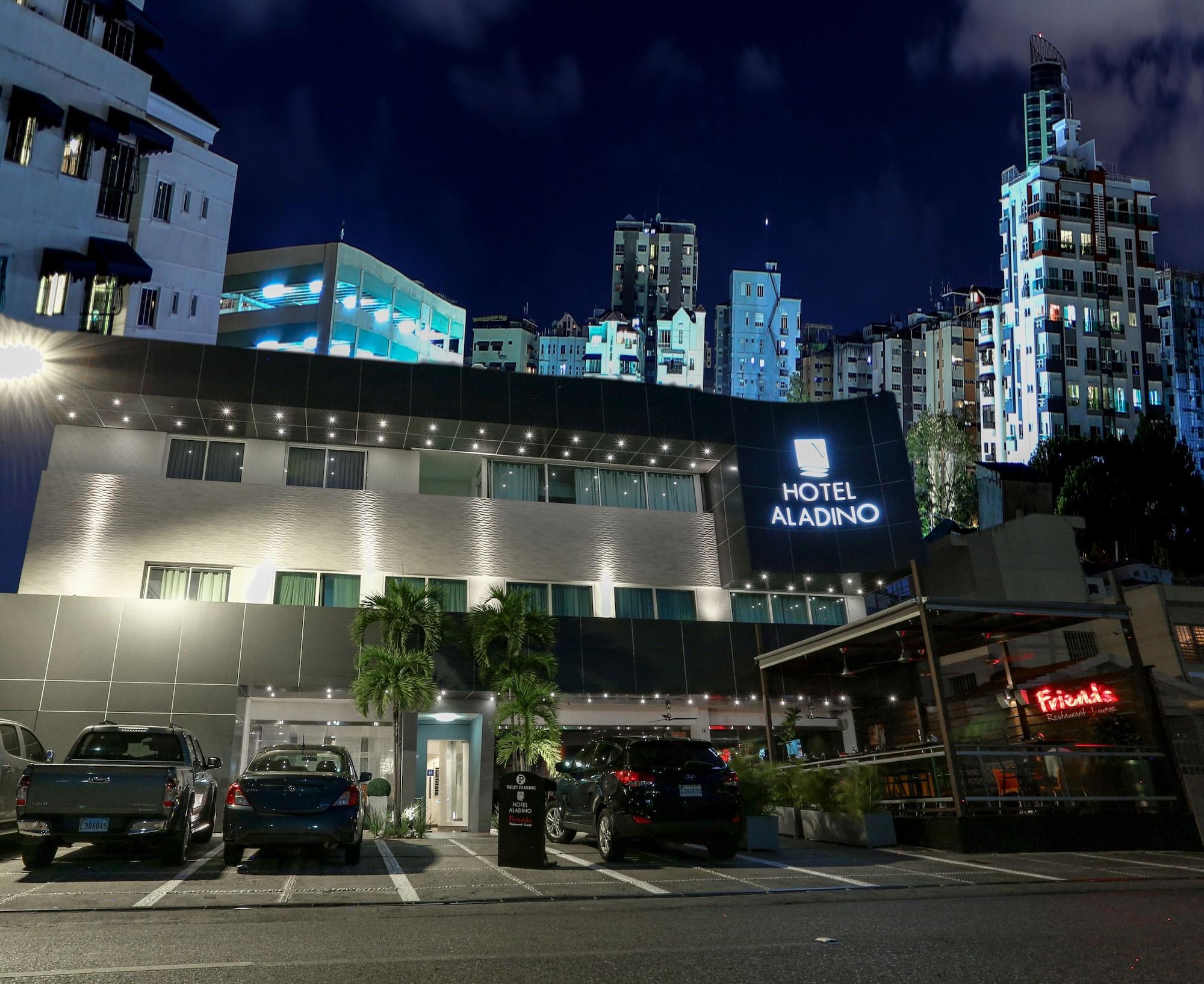 Vista Exterior Hotel Aladino