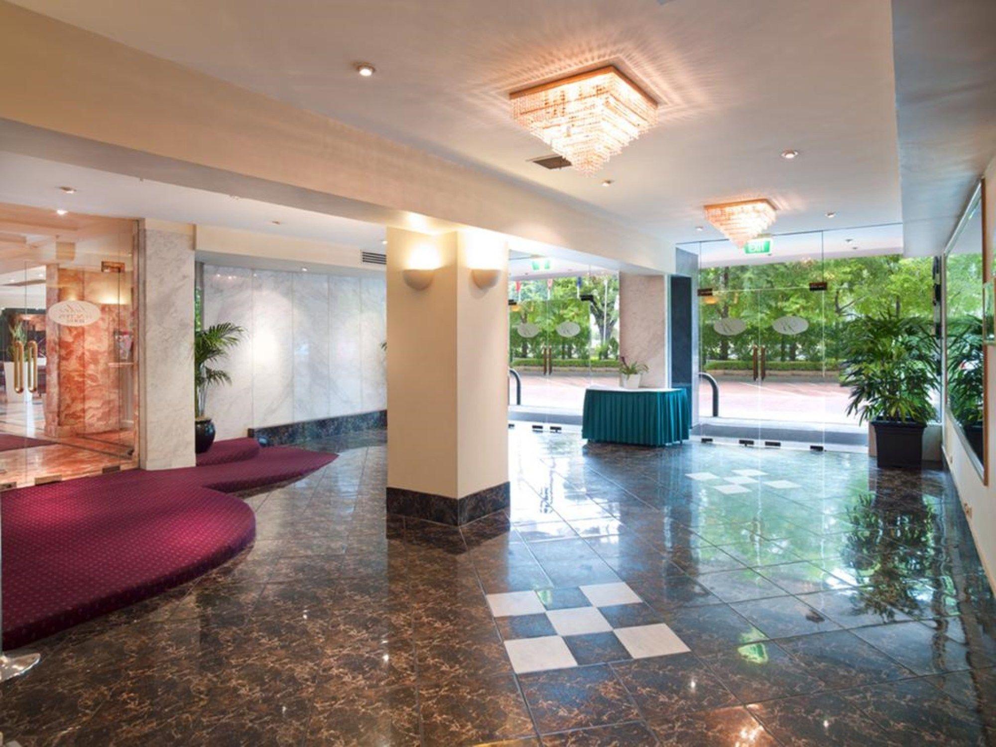 Vista Lobby Bayview On The Park