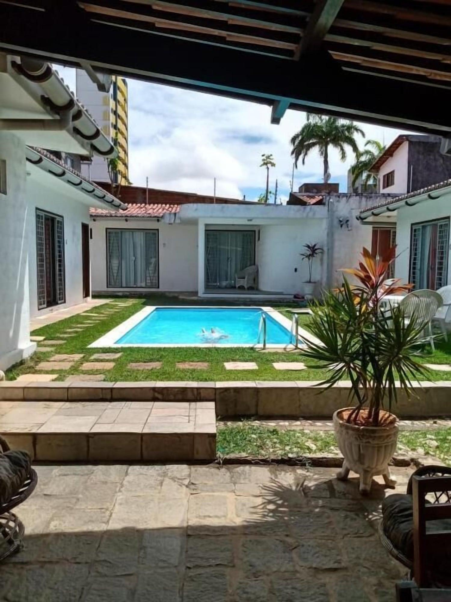 Vista Piscina Pousada Itália