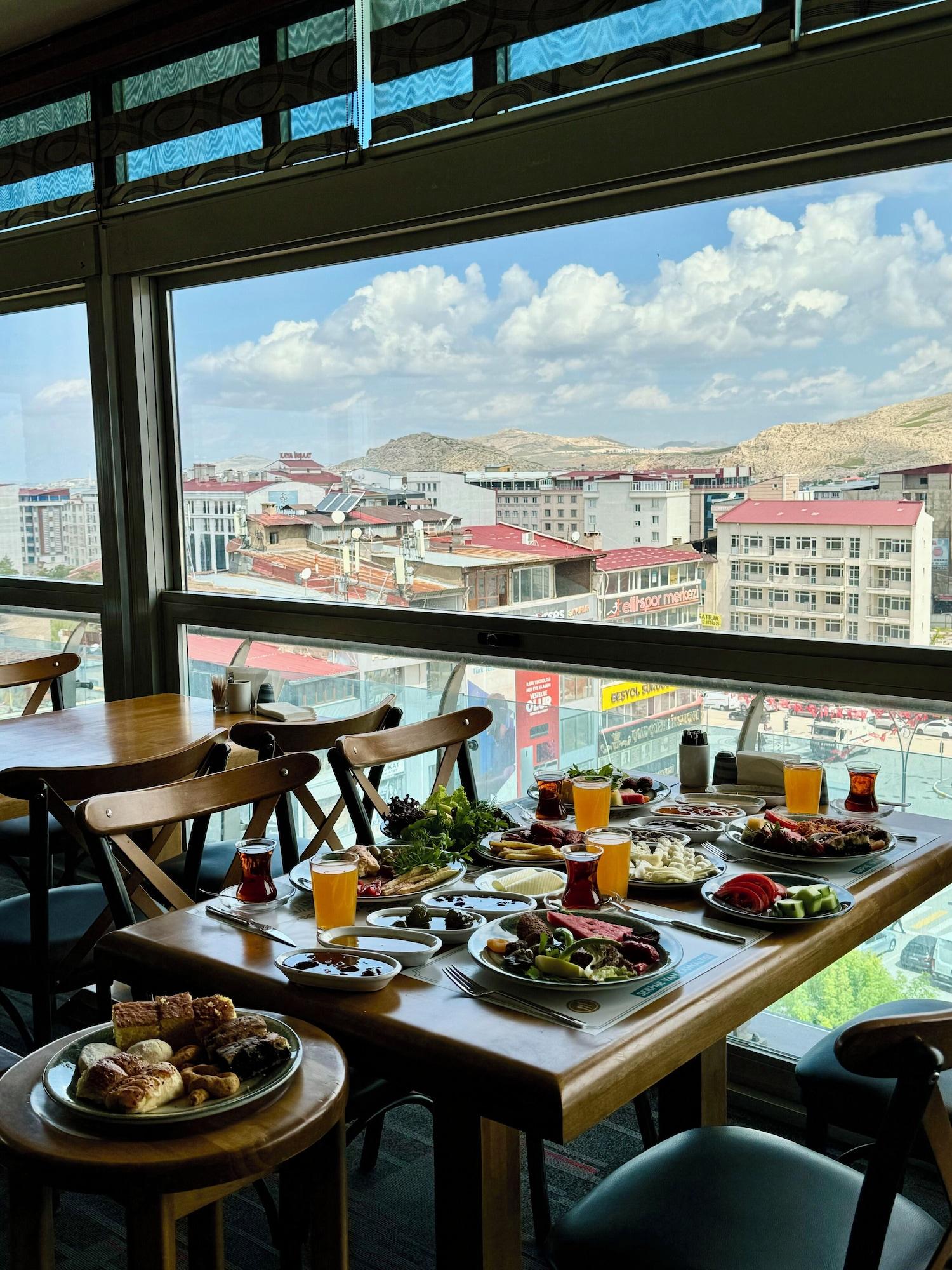 Restaurant Grand Hotel Van