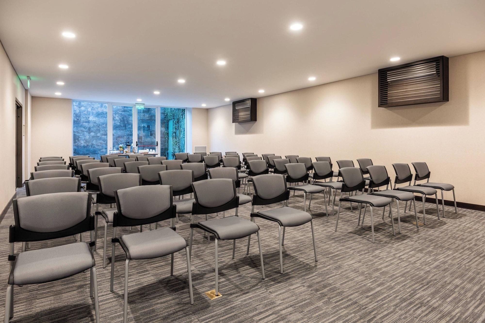 Sala de Reuniones AC Hotel by Marriott Bogota Zona T