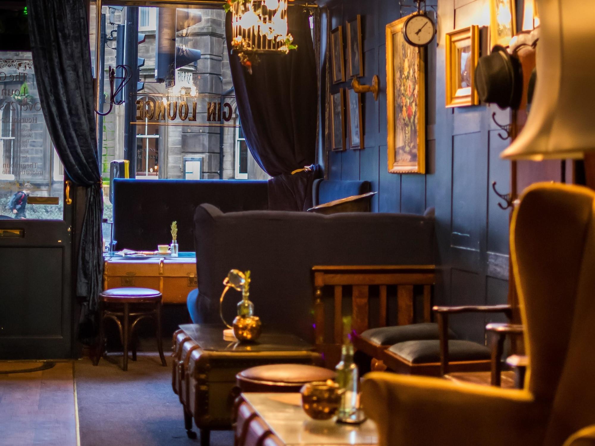 Bar/Salón Gin Lounge Rooms