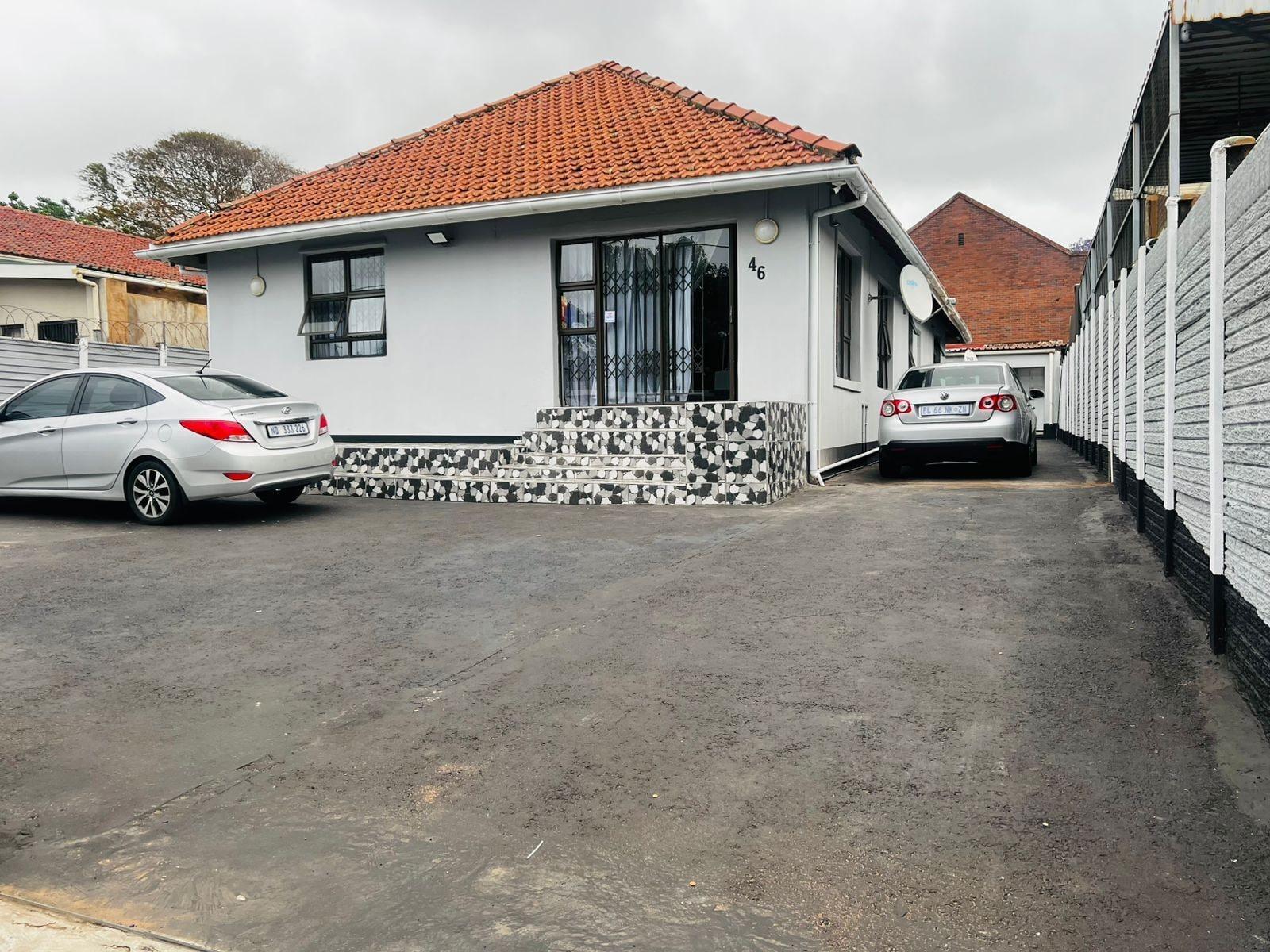 Vista Exterior God Mercy Place