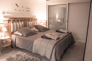 Alquiler Vacacional - Cocooning cottage with Balnéo 2 places, private pool and wooden terrace