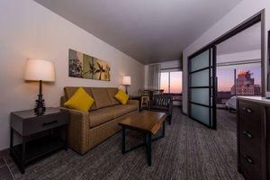 Alojamiento - Spacious 1bdrm suite in Gaslamp Qtr, SanD; walk to conv ctr, museums