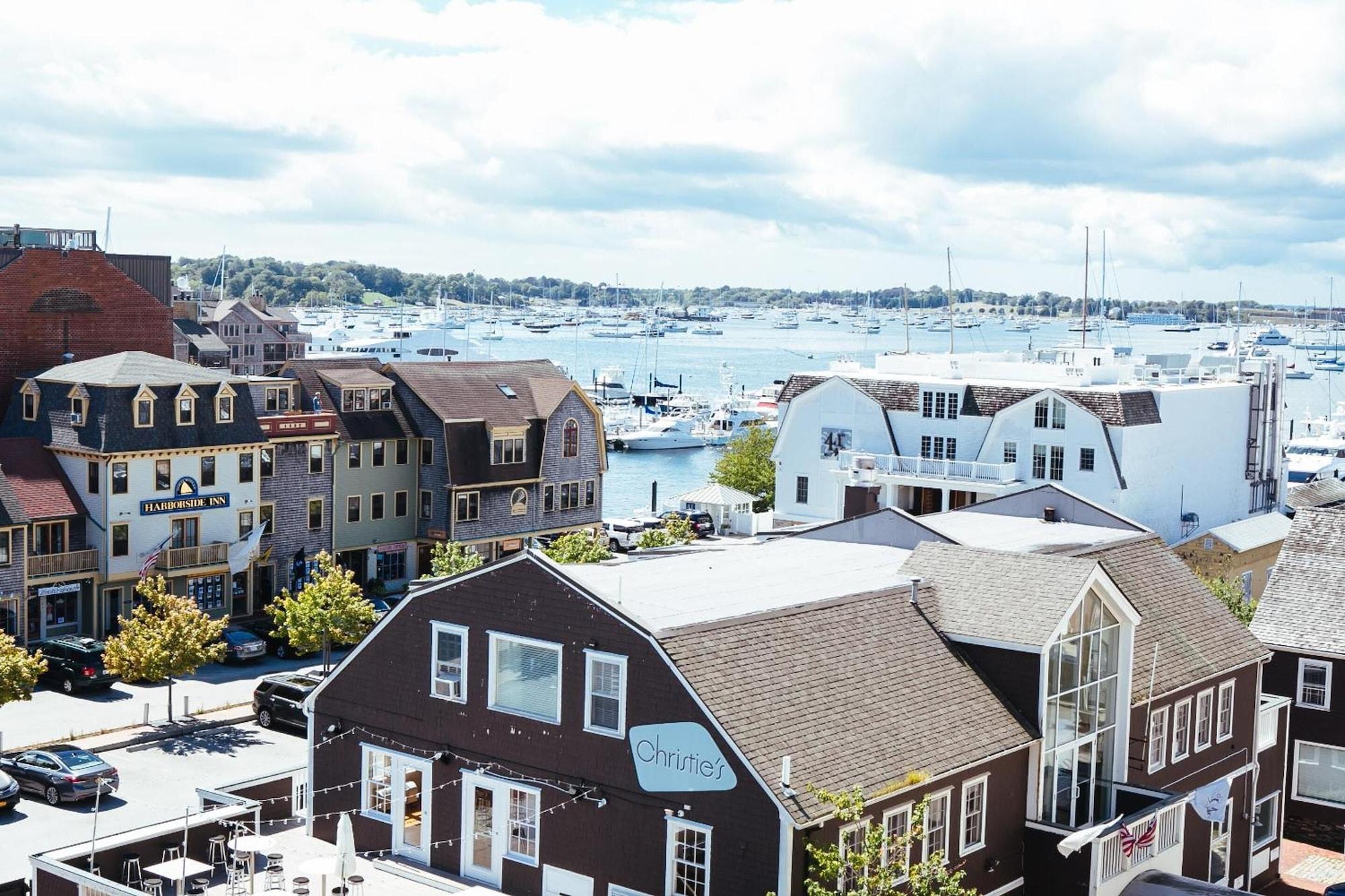 Vista Exterior Newport Bay Club and Hotel