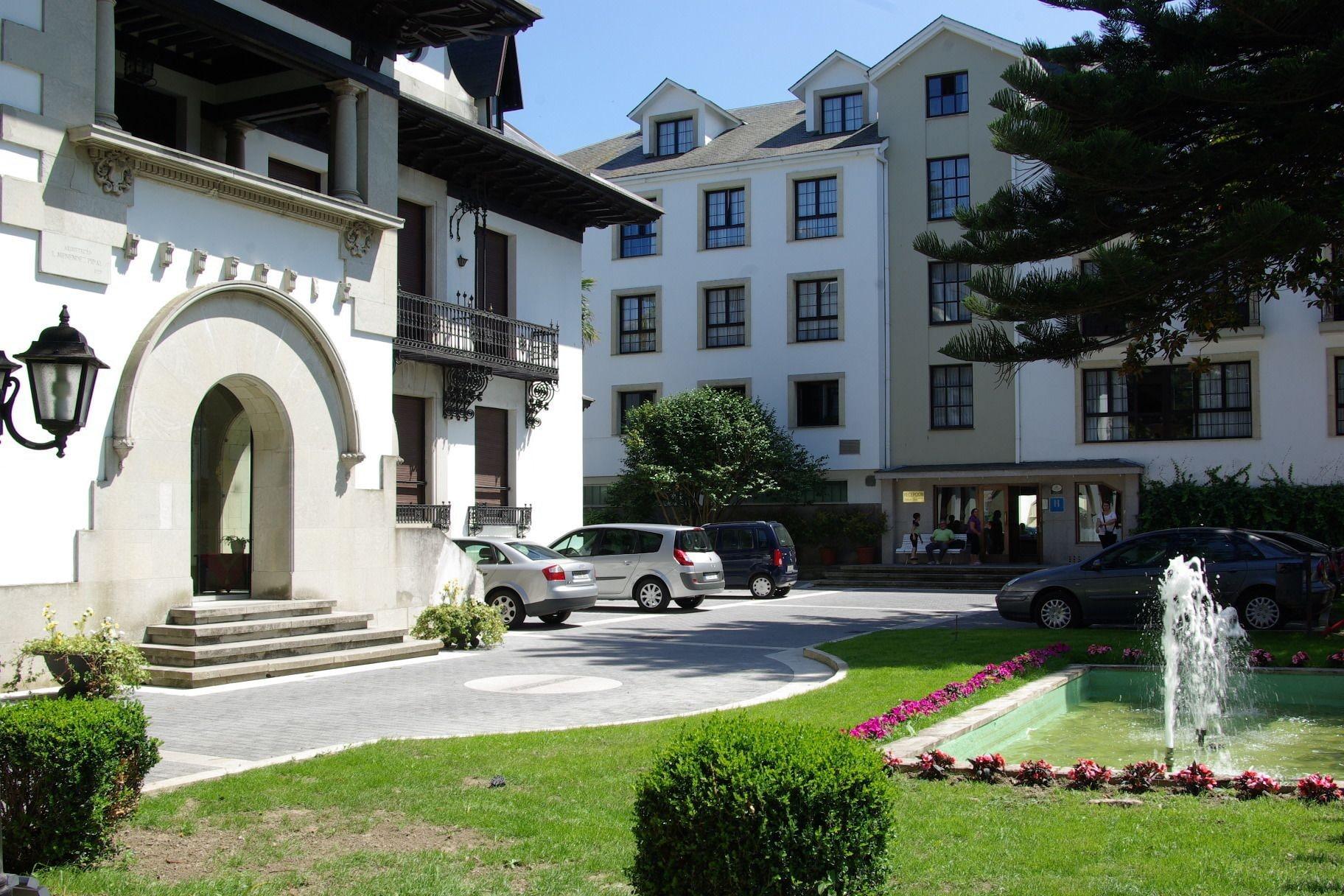 Varios Palacio Arias & Hotel y Apartamentos Arias