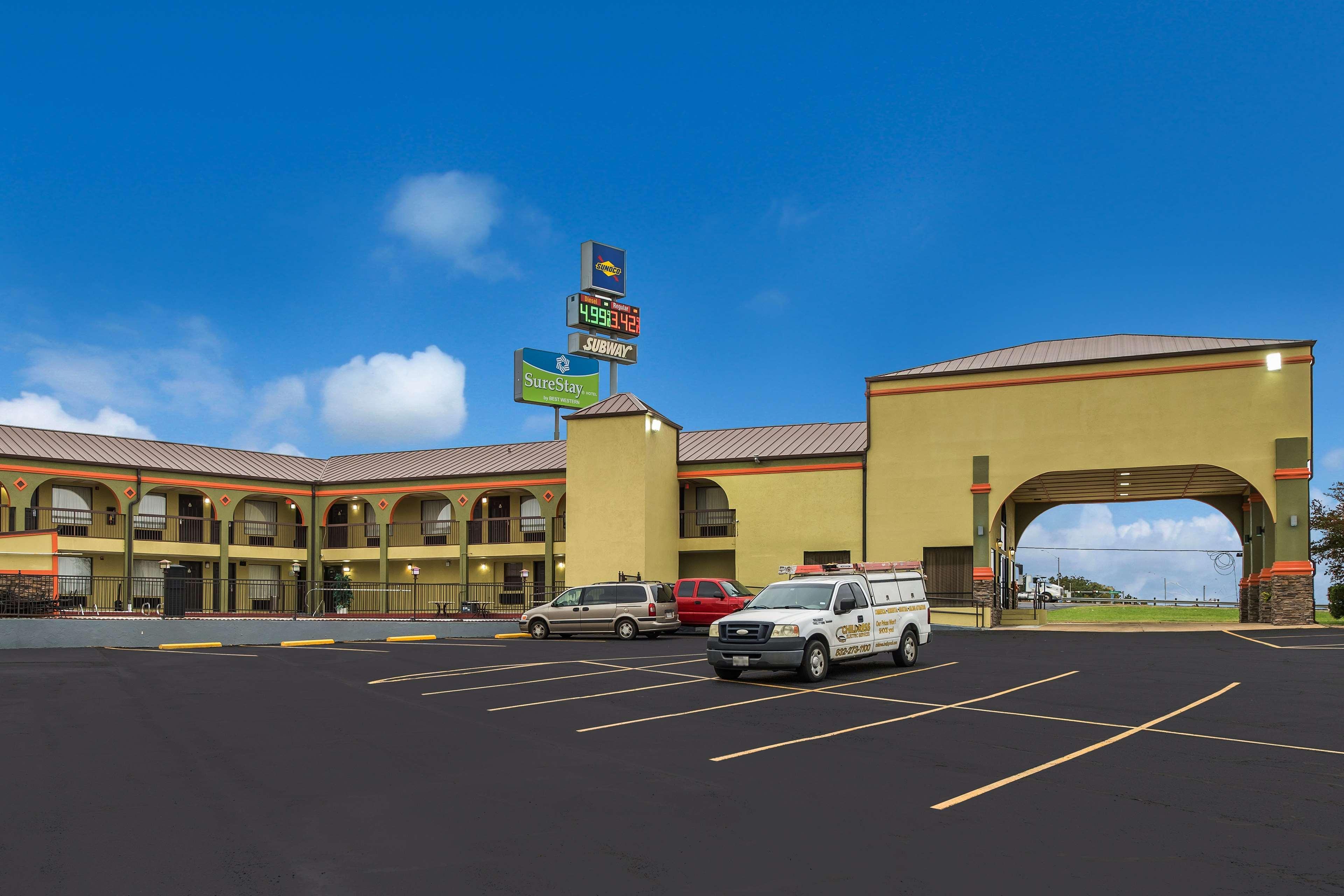 Vista Exterior SureStay Hotel by Best Western Mt Pleasant