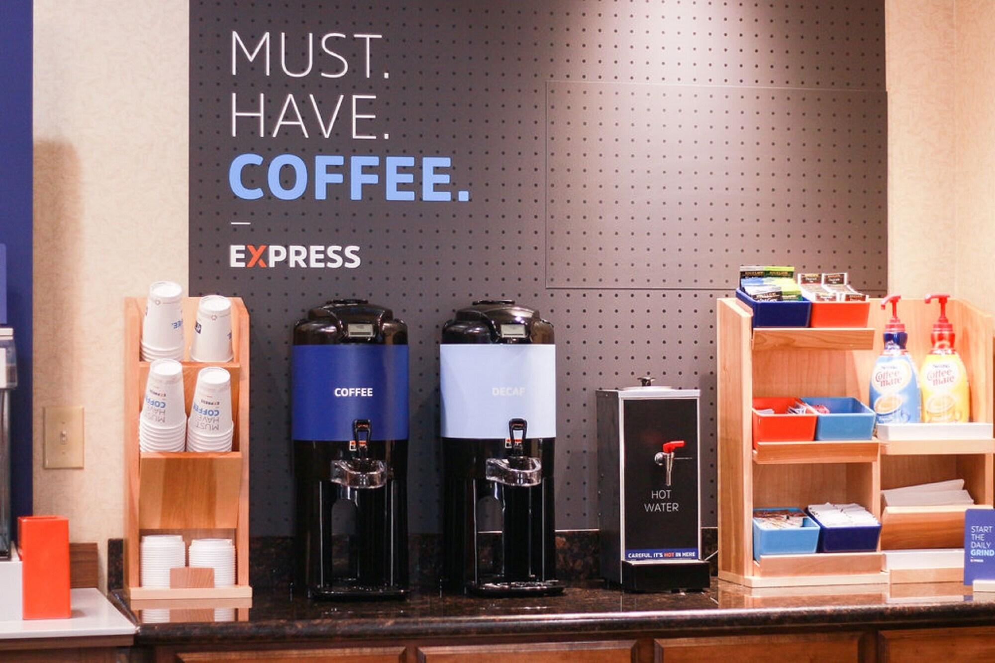 Bar/Salón Holiday Inn Express & Suites Center by IHG