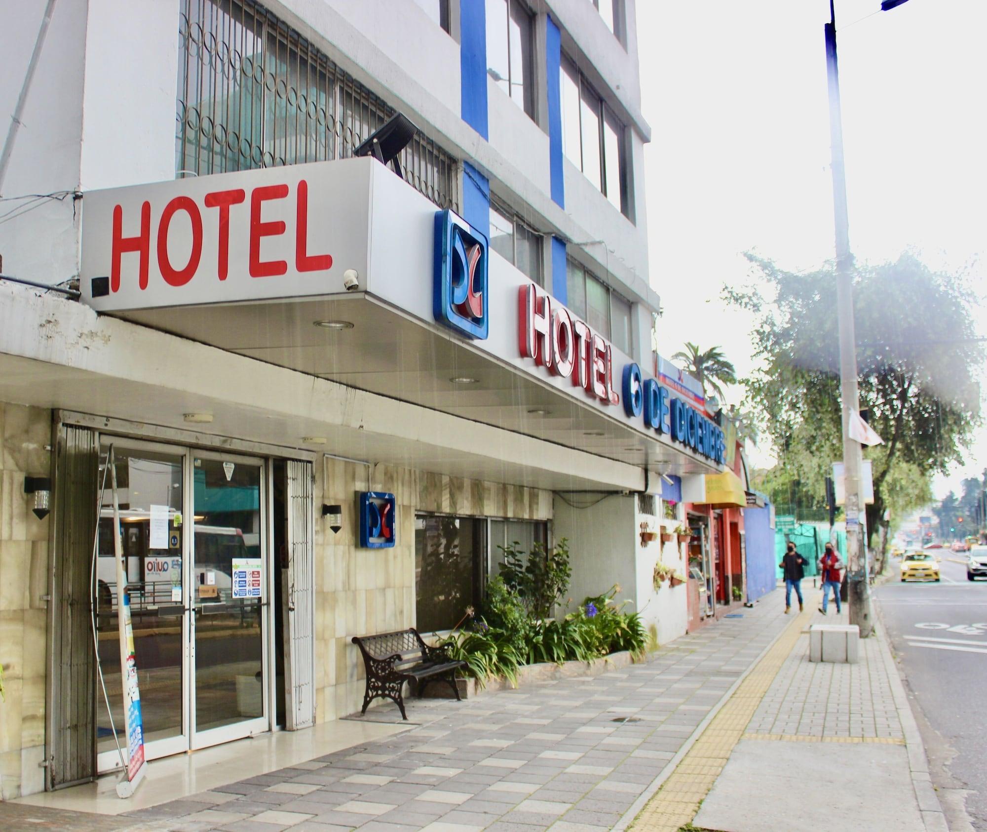 Vista Exterior Hotel 6 de Diciembre