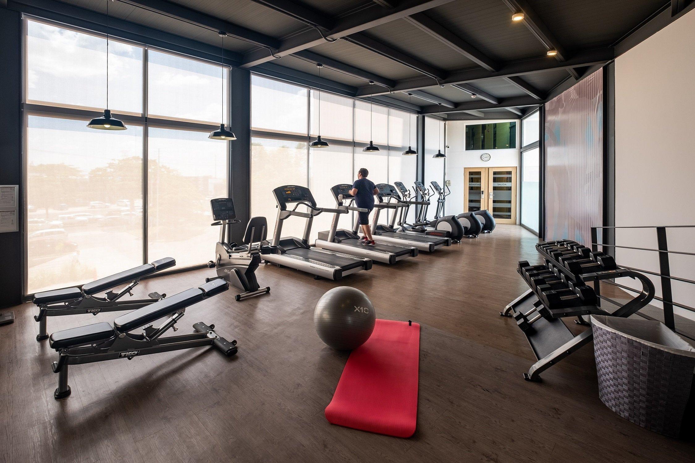 Gimnasio Crowne Plaza Villahermosa by IHG