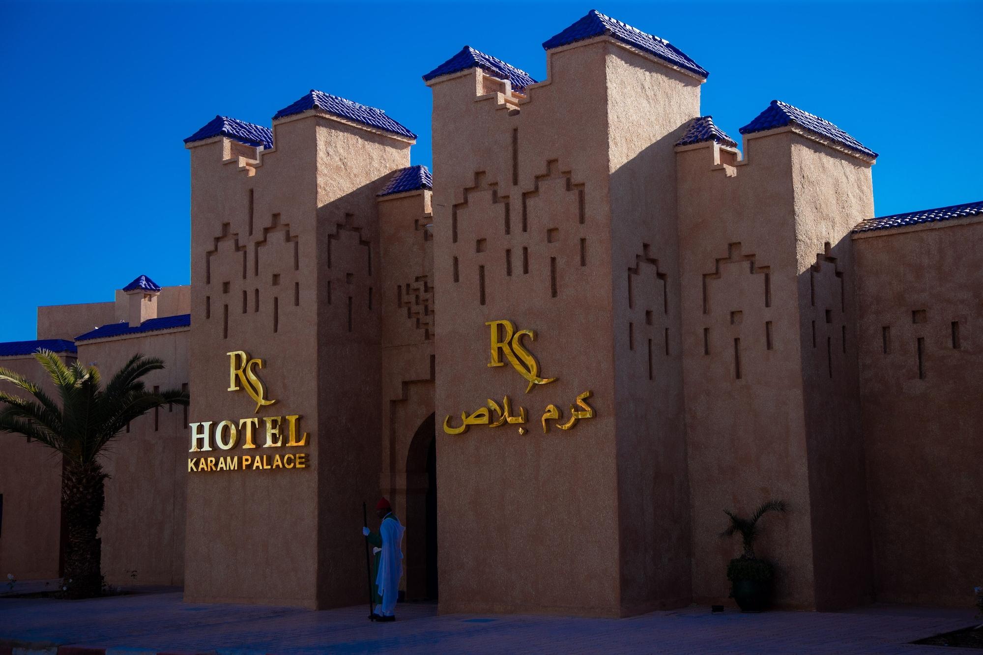 Vista Exterior Hotel Karam Palace