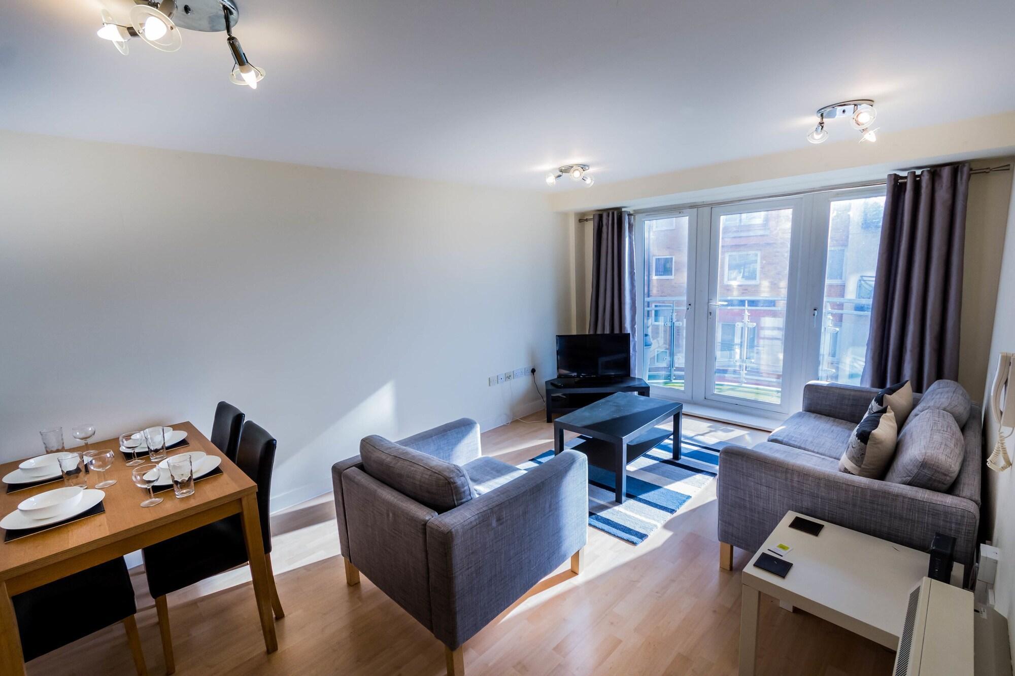 Vista Lobby Urban Abode