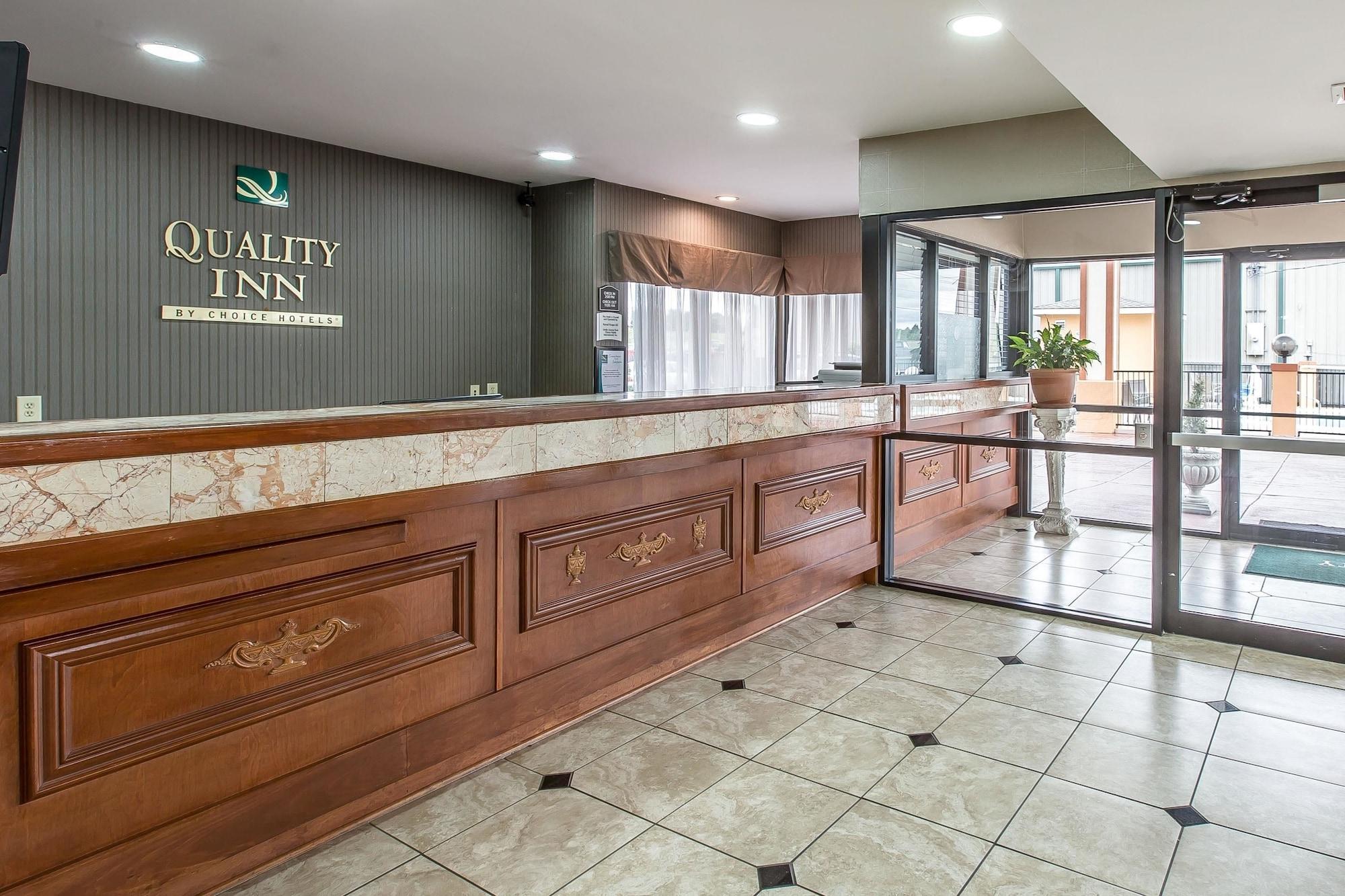 Vista Lobby Quality Inn Montgomery South