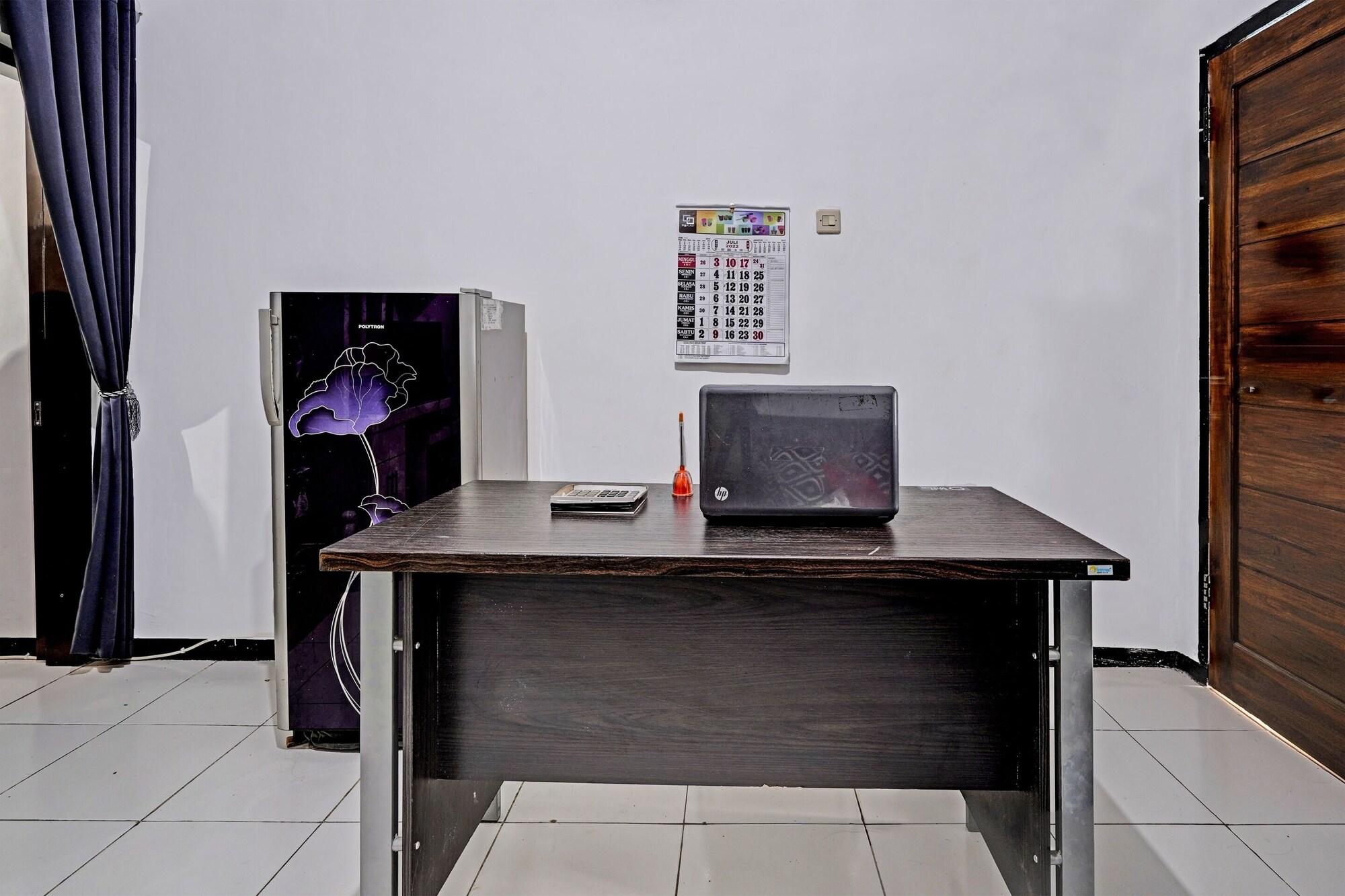 Vista Lobby OYO 91334 Permata Papua Guest House