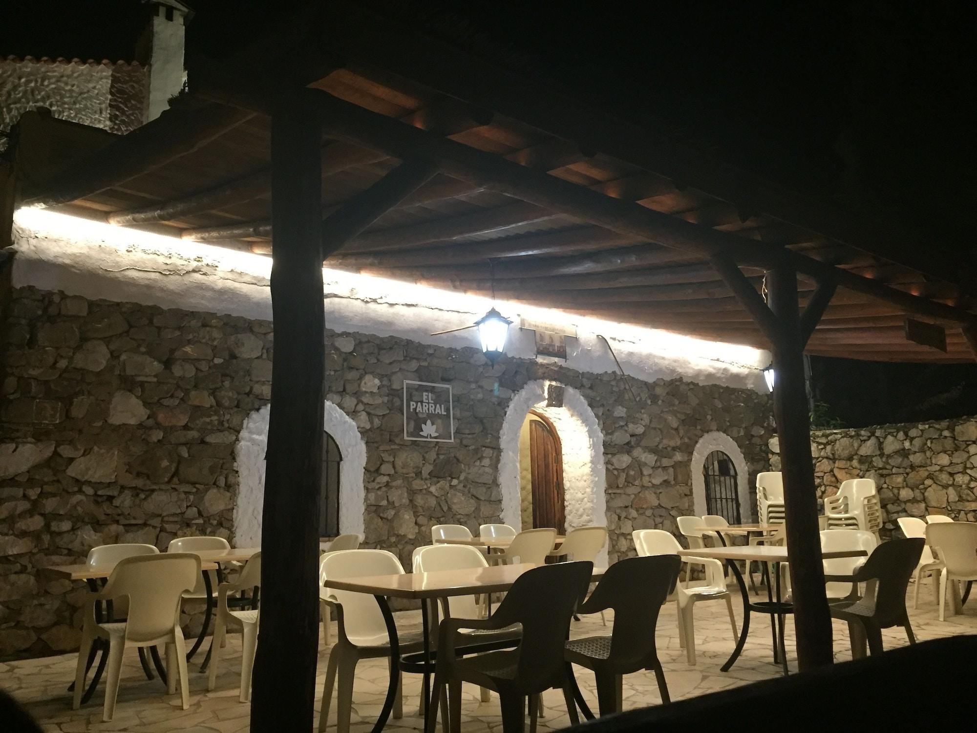 Bar/Salón Posada el Parral - Hostel
