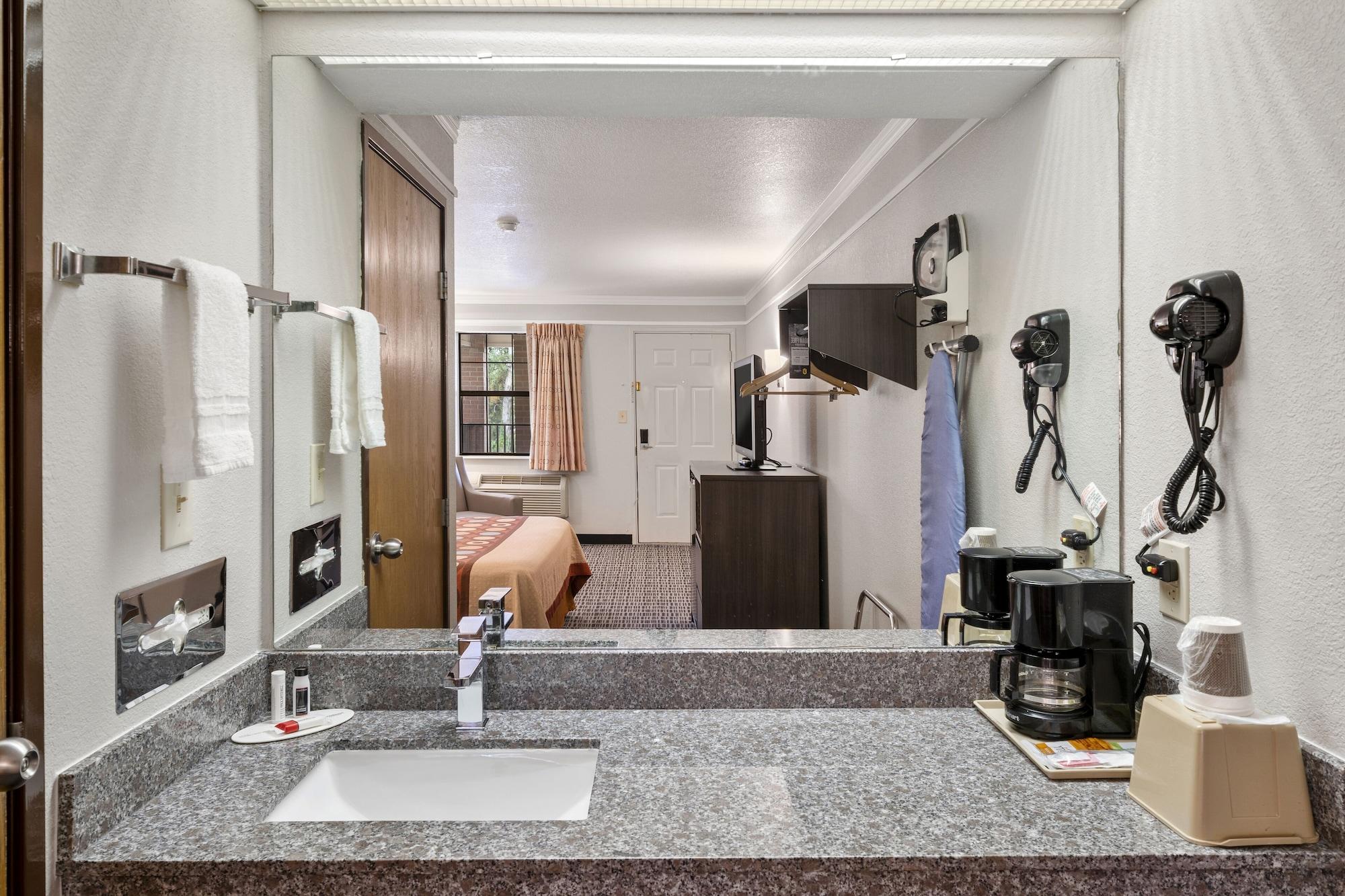 Equipamiento de Habitación Super 8 by Wyndham Mount Vernon