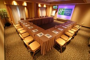 Alojamiento - Holiday Inn Express Hotel & Suites Monterrey Aerop