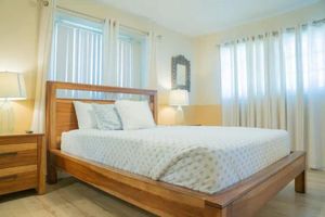 Alquiler Vacacional - Cozy 5 bedrooms 3 full bath vacation home, walk 1 mile to Disney Tram Station