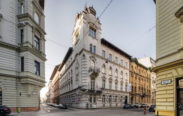Ikonik Parlament