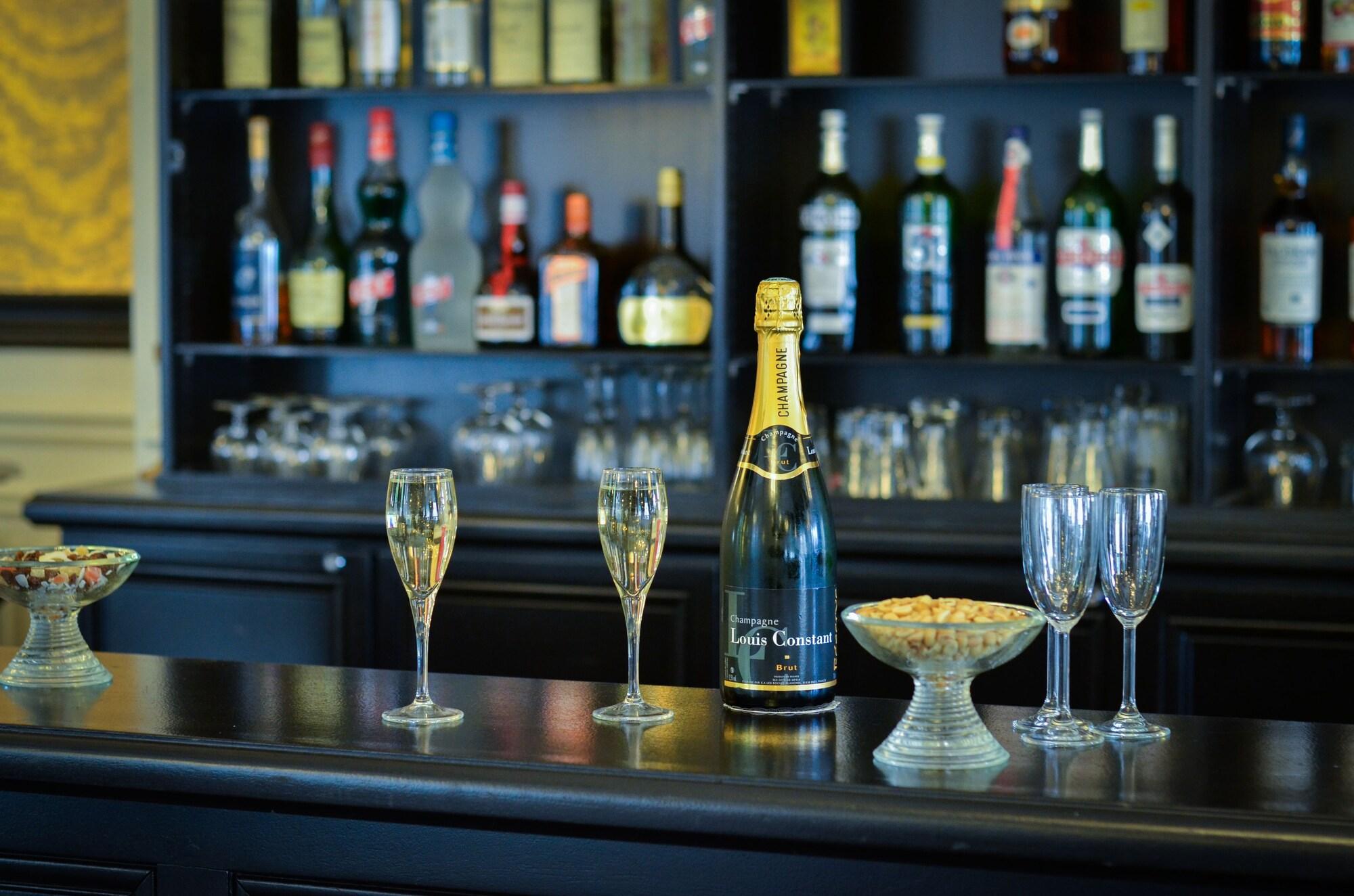 Bar/Salón Hôtel Concordia Le Mans Centre gare