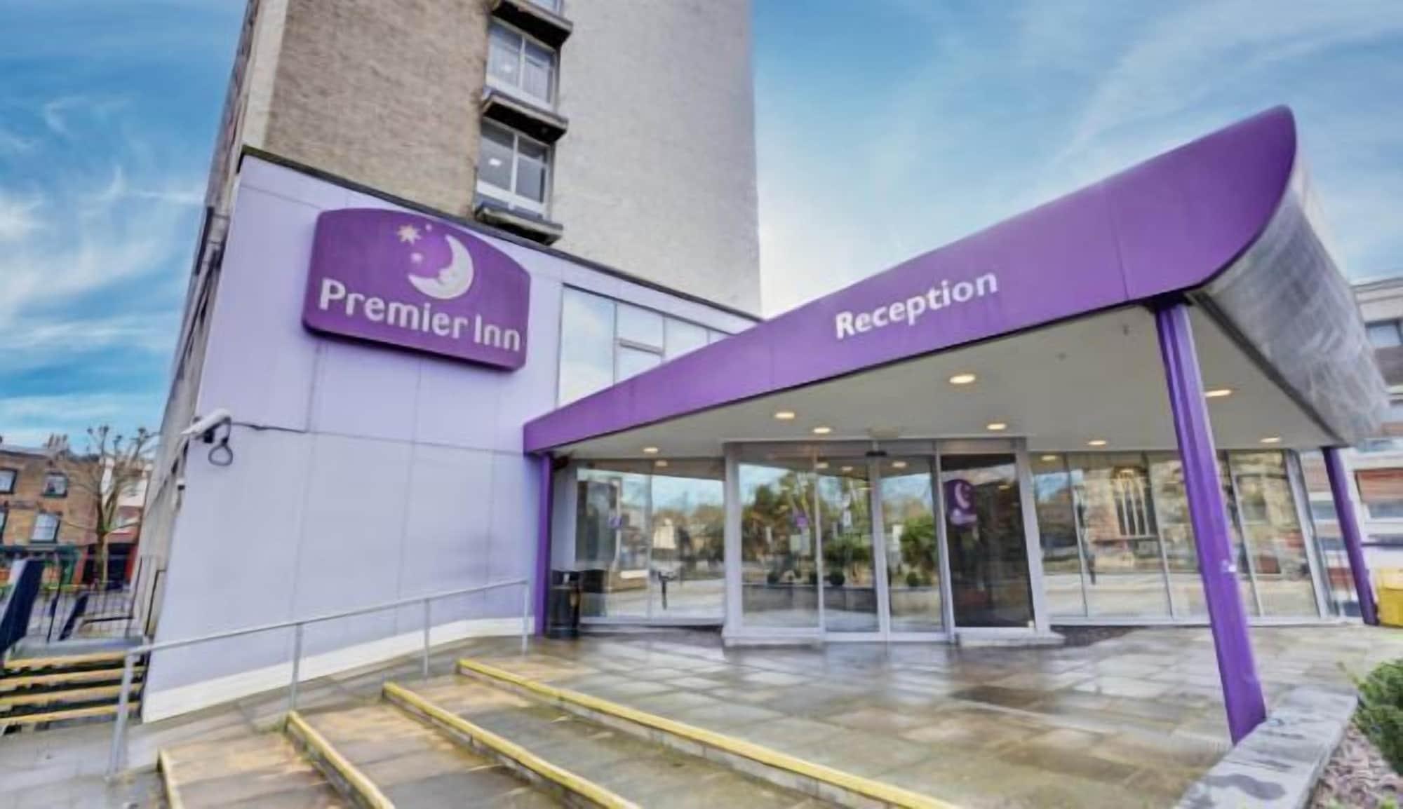 Varios Premier Inn London Putney Bridge