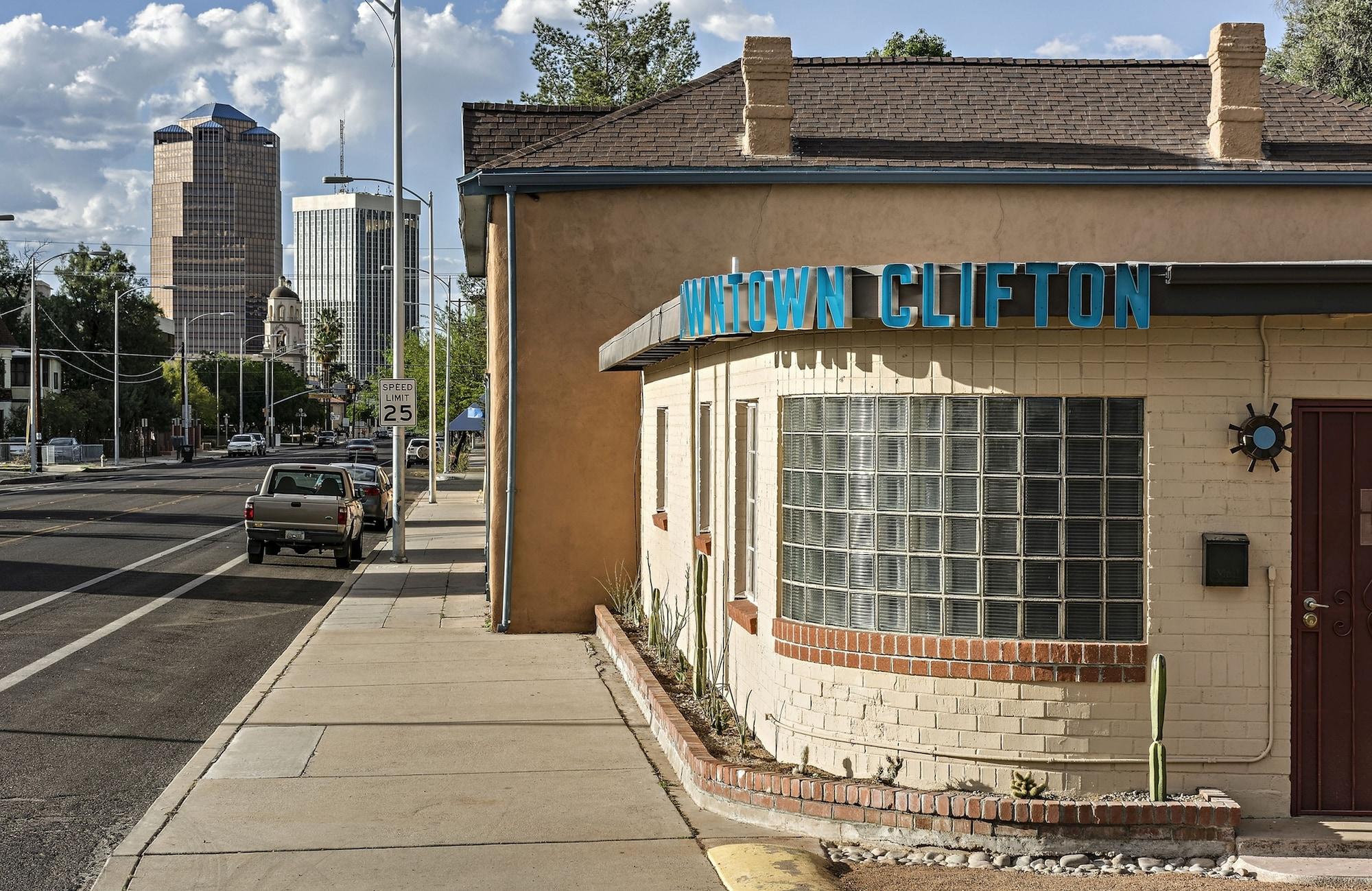 Vista Exterior The Downtown Clifton Hotel Tucson