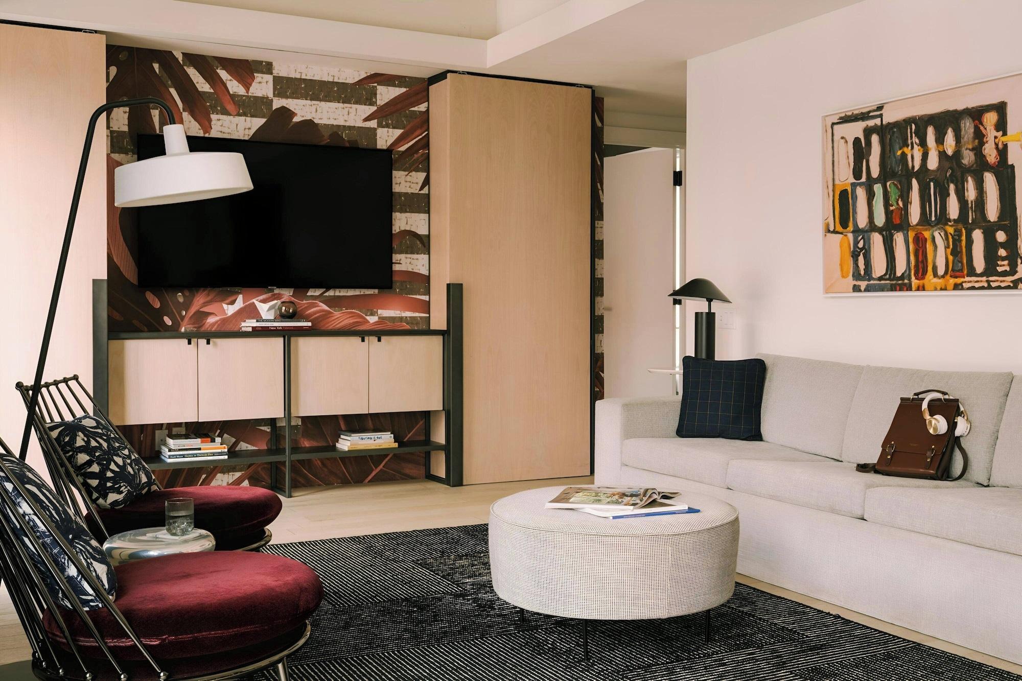 Equipamiento de Habitación 907 Main Hotel Central Square, Sonder by Marriott Bonvoy