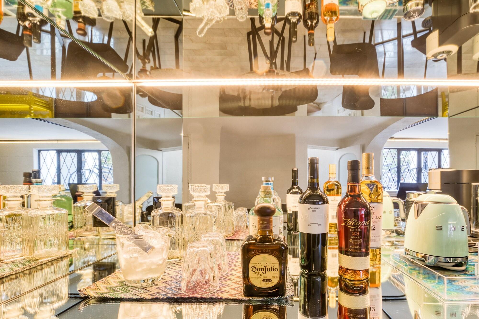 Bar/Salón Utopic By Uliv