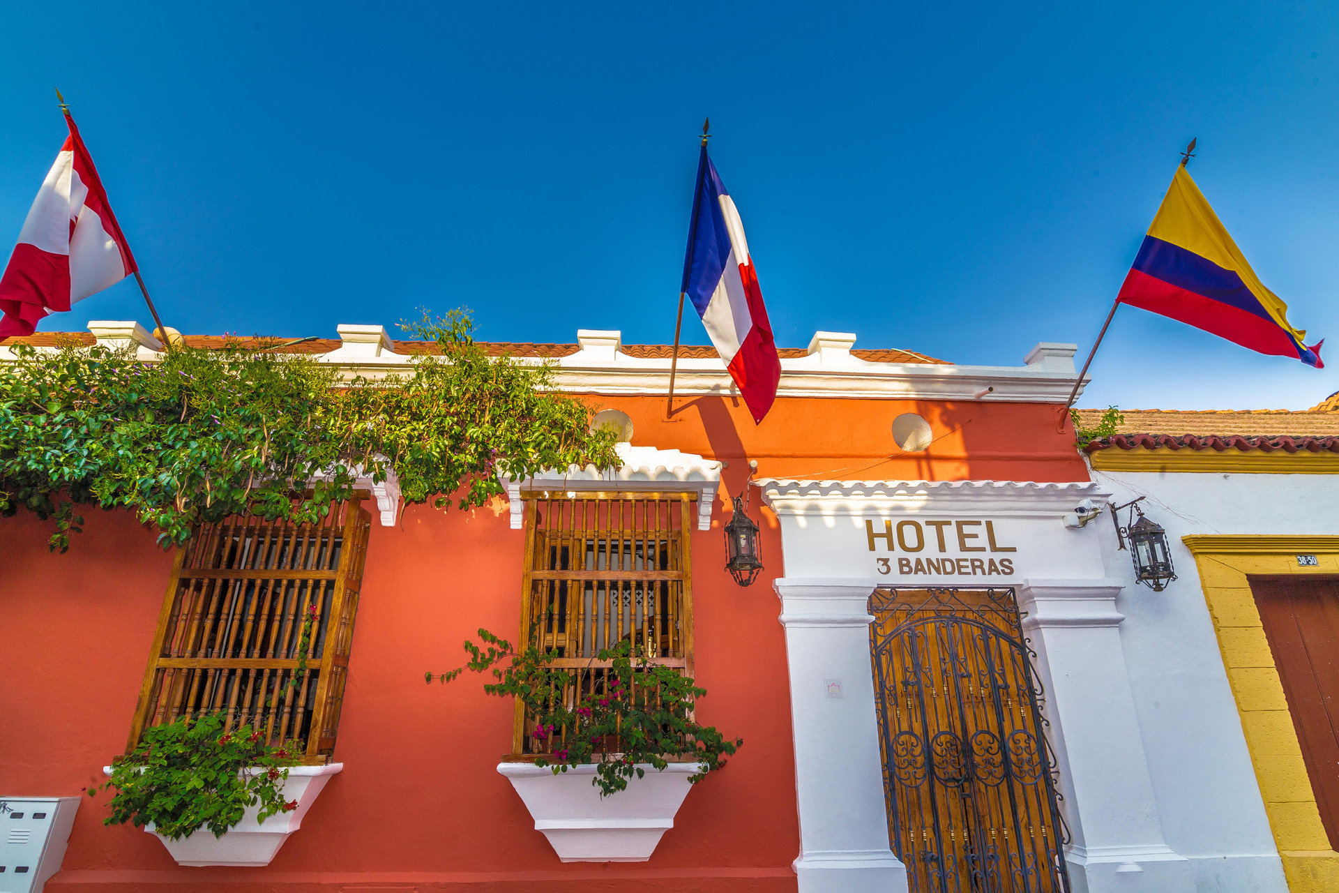 Vista Exterior Hotel 3 Banderas
