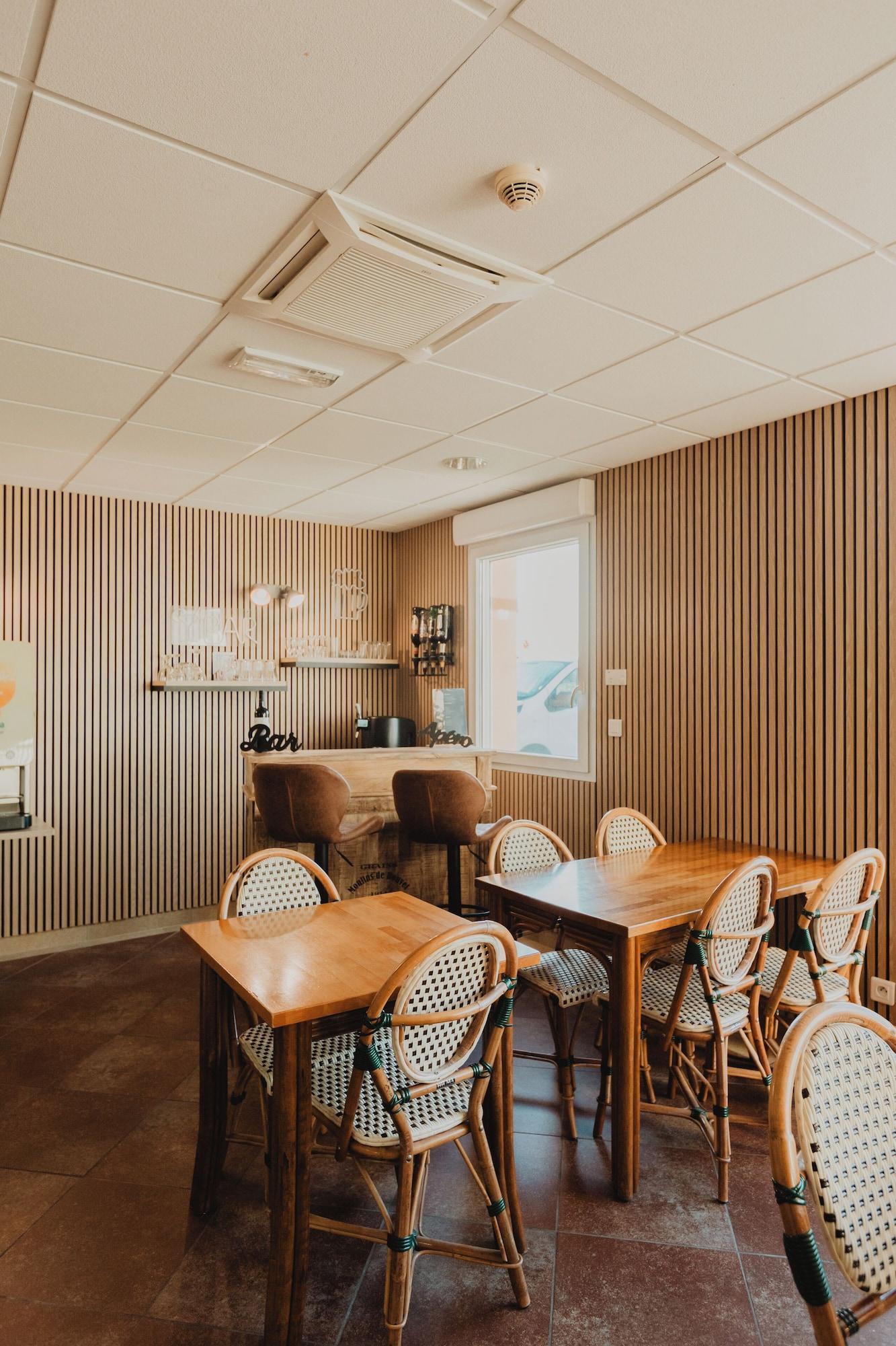 Bar/Salón Hôtel Akena Caudry Cambrai