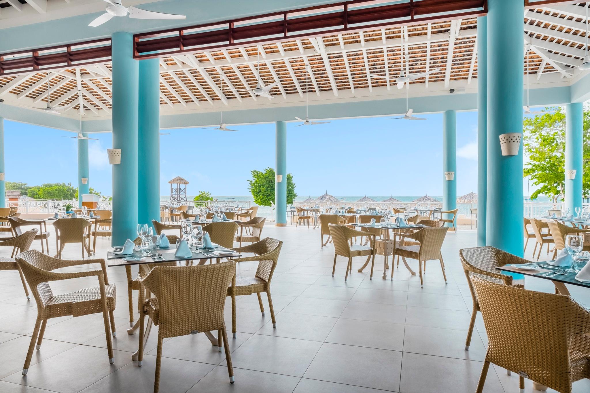 Restaurant Iberostar Waves Rose Hall Beach - All Inclusive