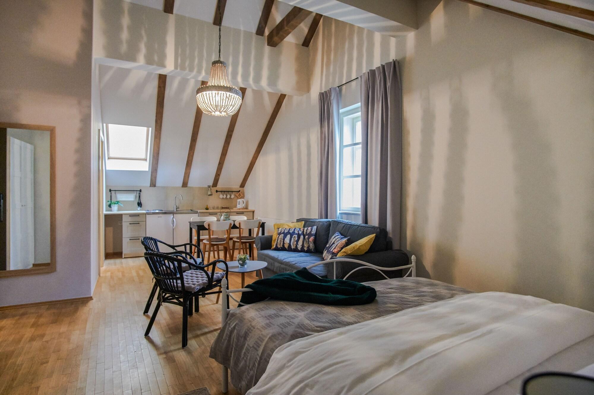 Varios Peacock Boutique Apartments