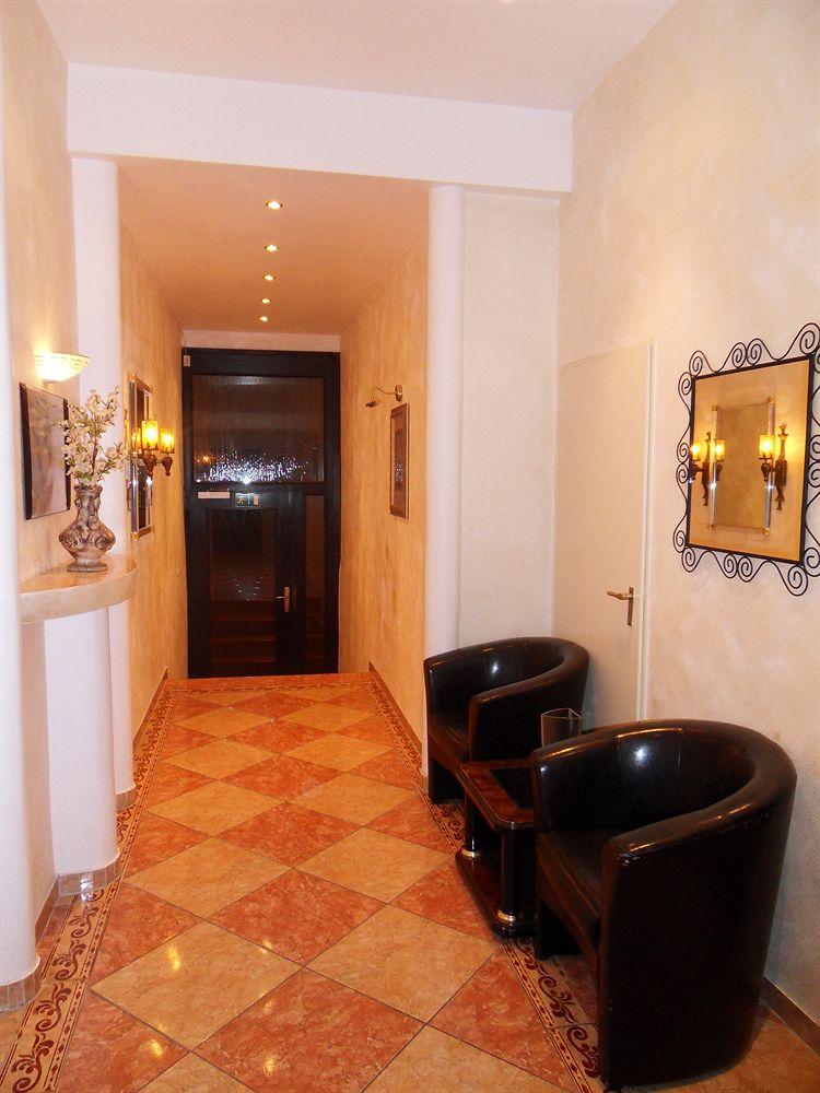 Varios Hotel Adler