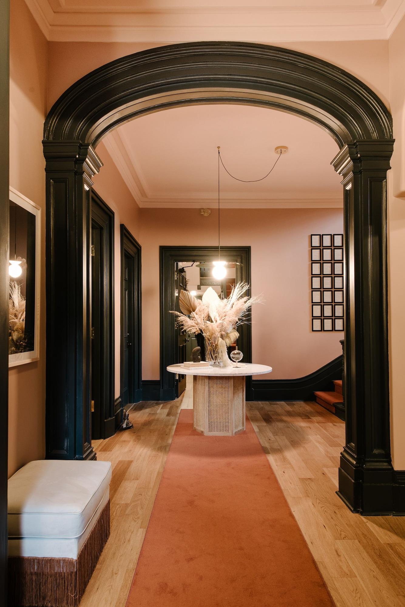 Vista Lobby The Rosemount Inn