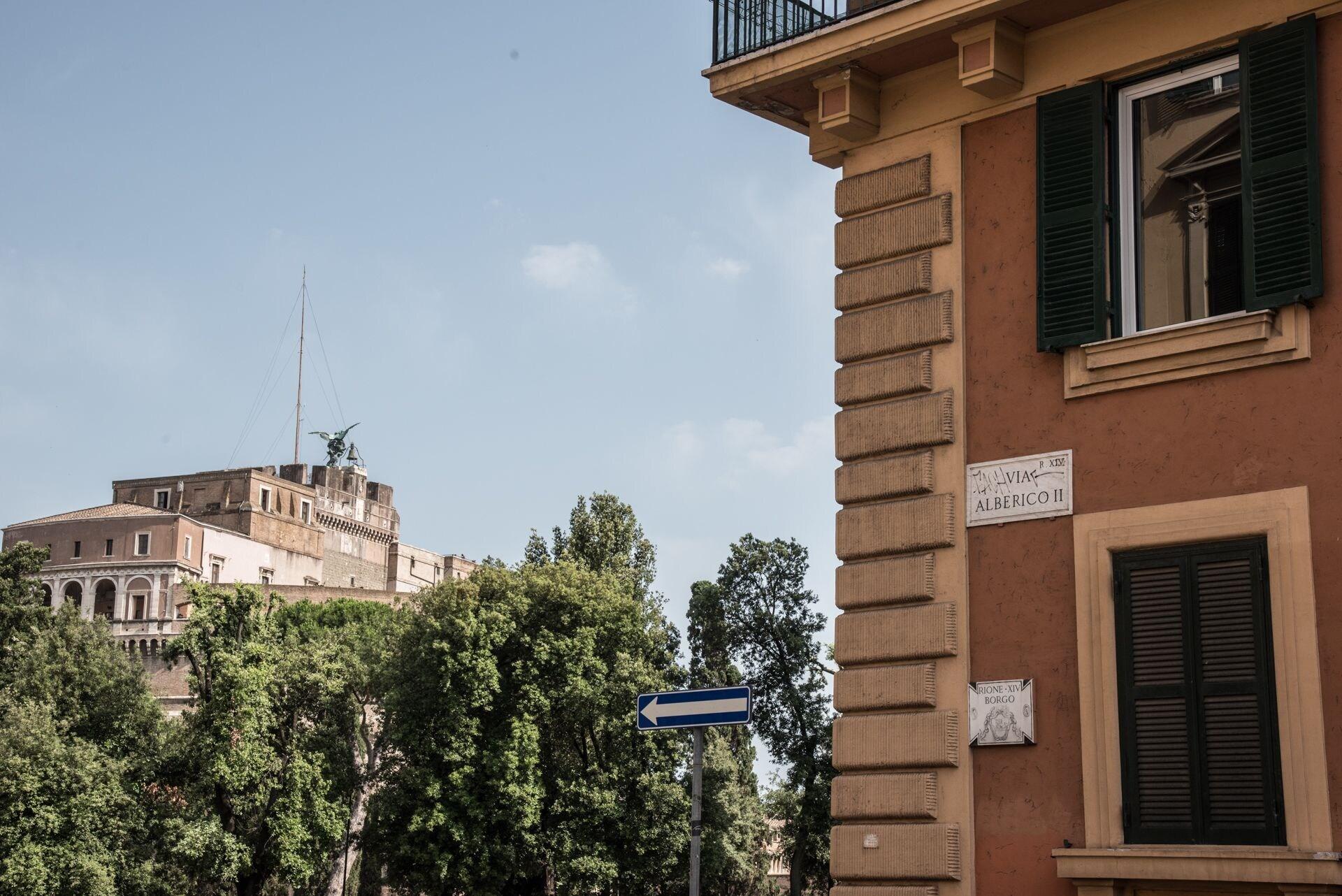Varios Domus Alberico