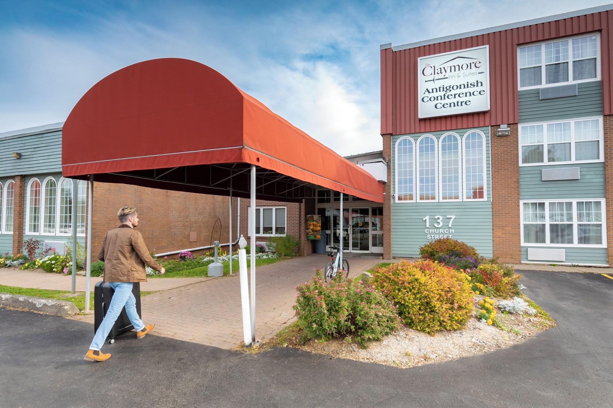 Vista Exterior Claymore inn & Suites