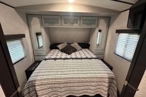 Alojamiento - Bullet Travel trailer with Texas skyline views!