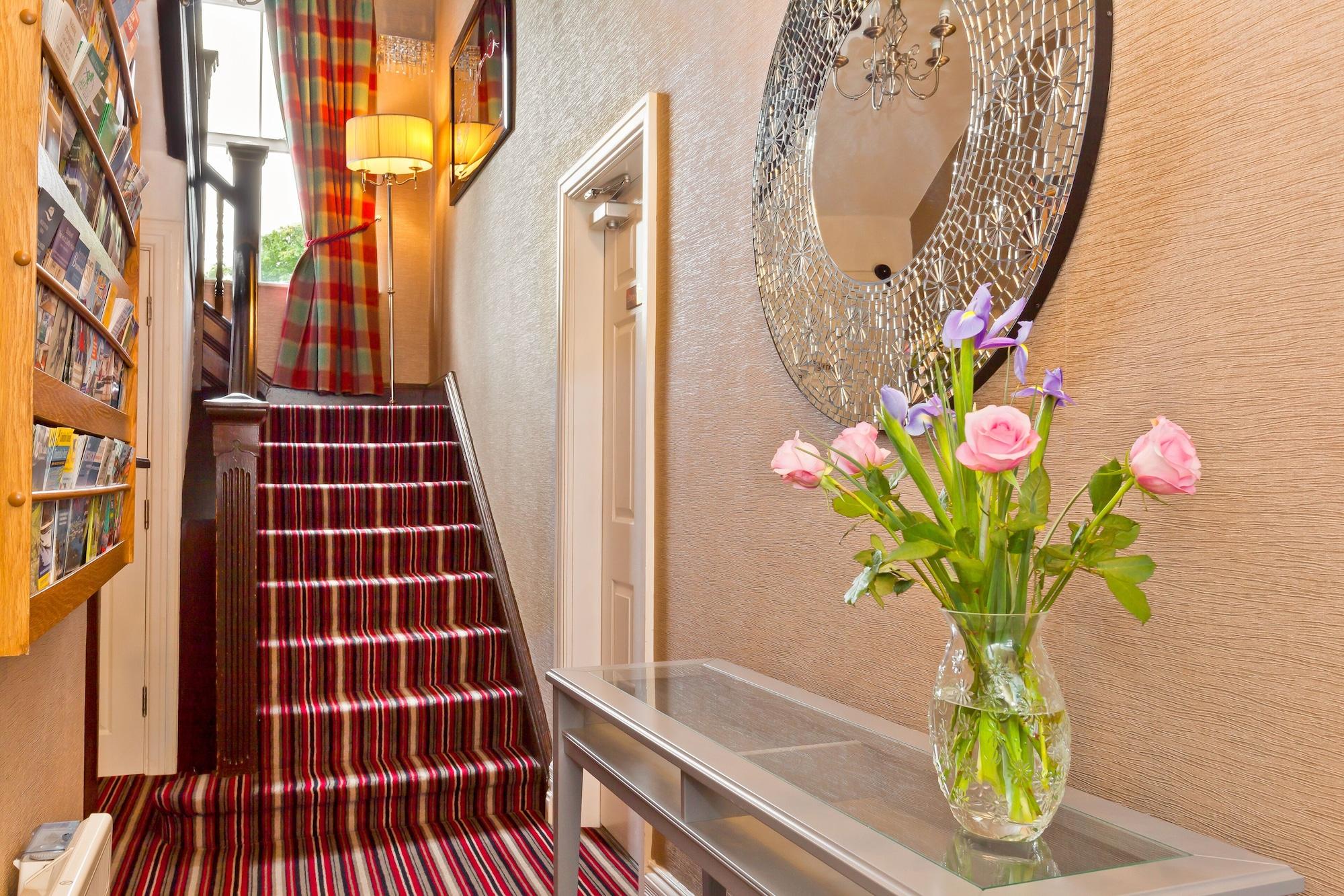Varios Bowness Bay Suites - Adults only