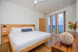 Renta Vacacional - Wow! Views and more, fantastic 2 bedroom in West End - Villa Agua 2 Apts by RedAwning