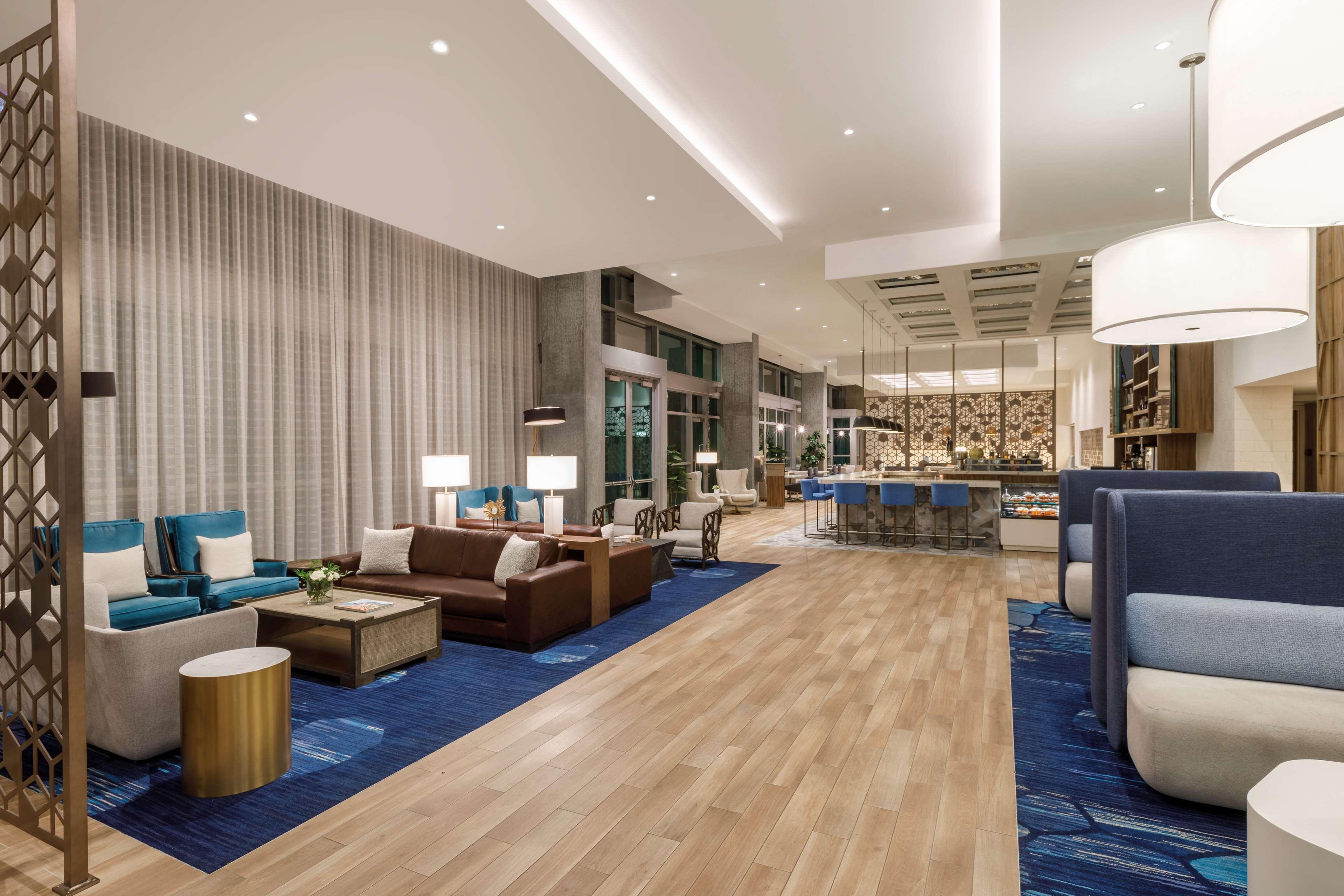 Vista Lobby Carte Hotel San Diego Downtown, Curio Collection by Hilton