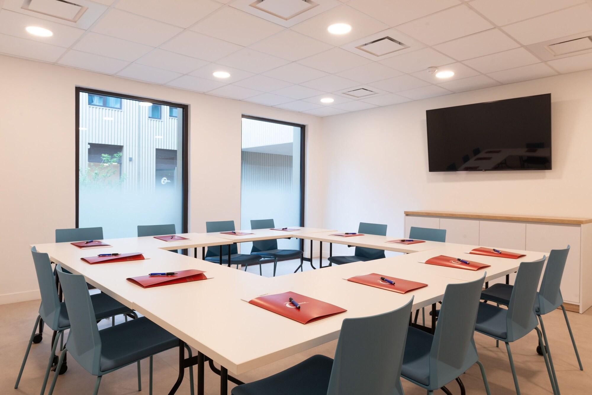 Centro de Negocios The Originals Le Monde Paris Ivry Confluence