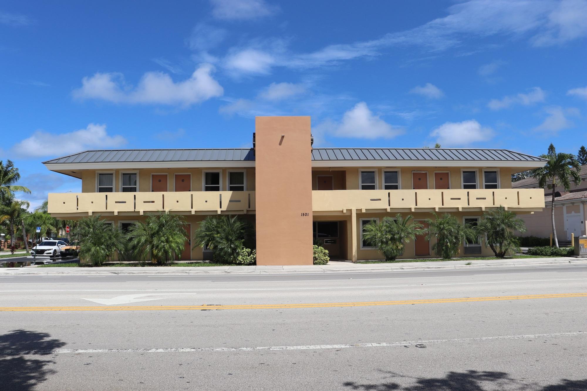 Vista Exterior Curtis Inn & Suites