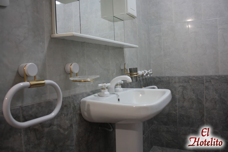 Baño EL HOTELITO