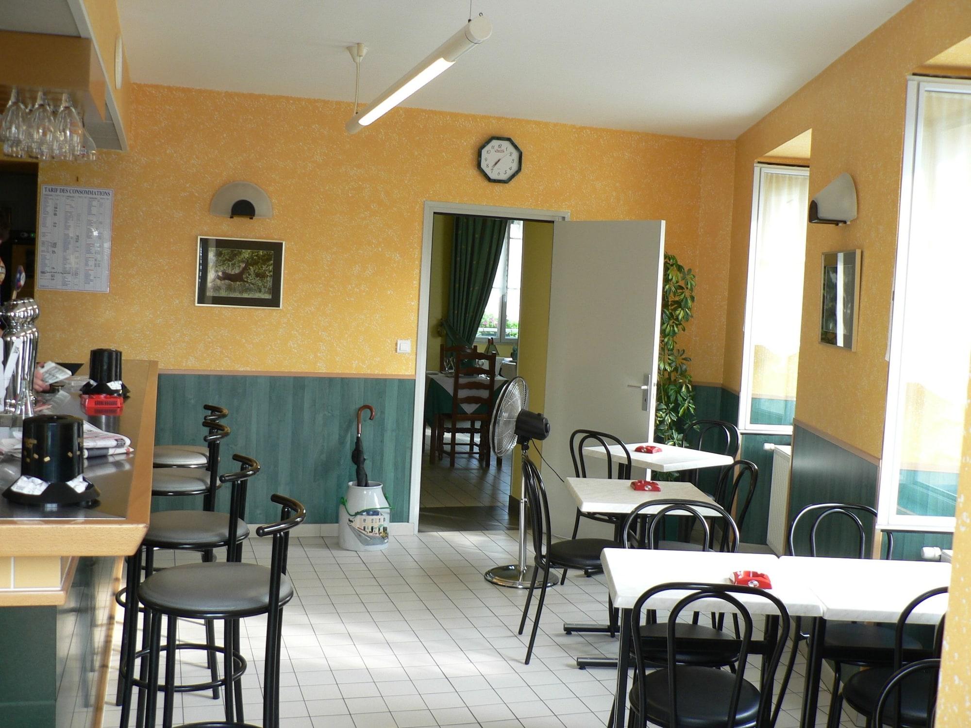 Bar/Salón Auberge du Cheval Blanc