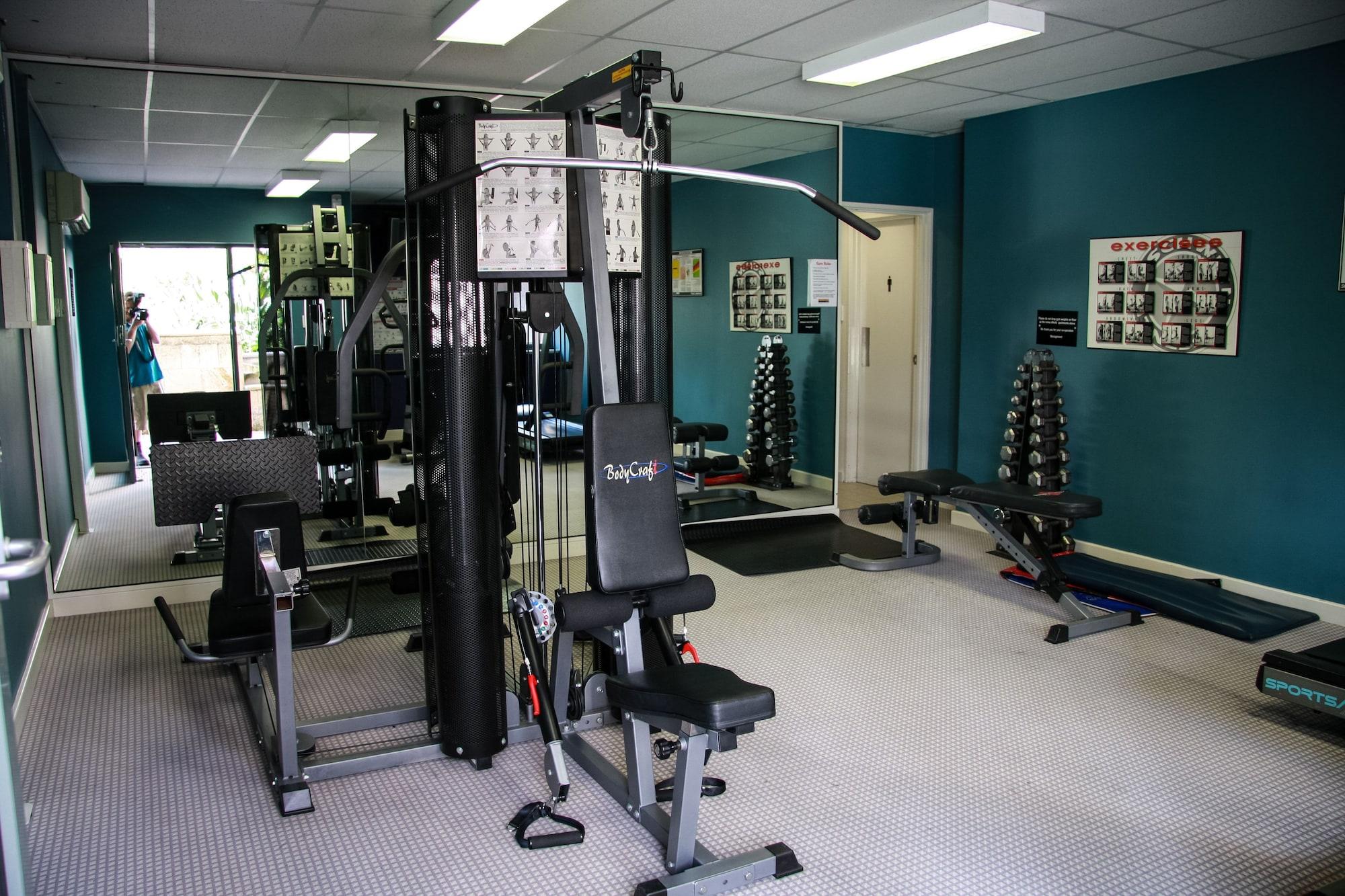 Gimnasio Apartments on Mounts Bay