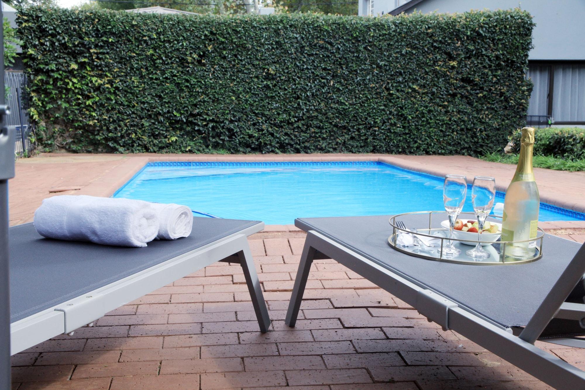 Vista Piscina Kiendo Bed and Breakfast