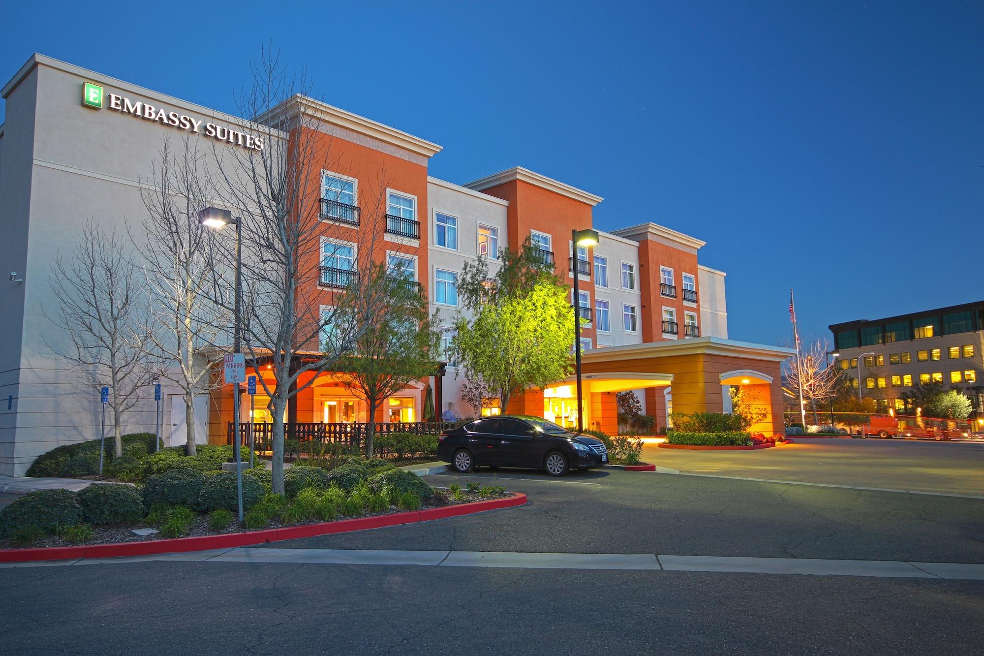 Vista Exterior Embassy Suites by Hilton Valencia
